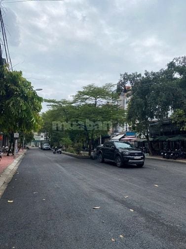 Nhà đường số 5 phạm hùng F4Q8 dt: 4x18m, trệt, 2 lầu, 1st giá 12,8 tỷ 