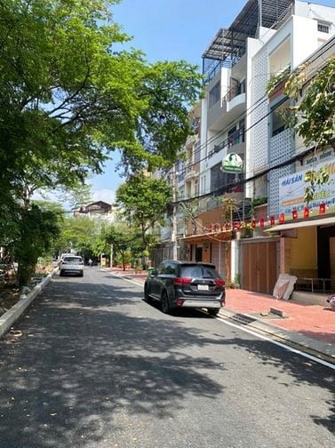 Nhà đường số 5 phạm hùng F4Q8 dt: 4x18m, trệt, 2 lầu, 1st giá 12,8 tỷ 