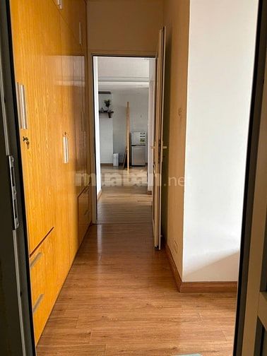 Cho thuê căn hộ chung cư tầng cao, tại 45 Nguyễn Sơn Long Biên