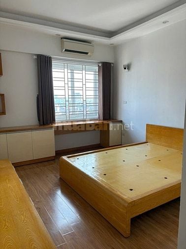 Cho thuê căn hộ chung cư tầng cao, tại 45 Nguyễn Sơn Long Biên