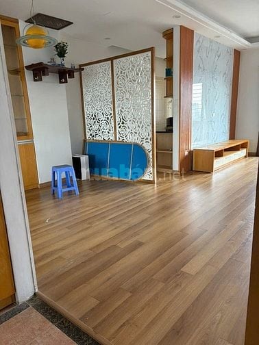 Cho thuê căn hộ chung cư tầng cao, tại 45 Nguyễn Sơn Long Biên