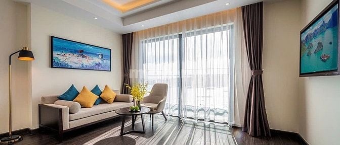 Căn hộ 5⭐ ngay trung tâm Bãi Cháy – nhìn thẳng ra vịnh Hạ Long!