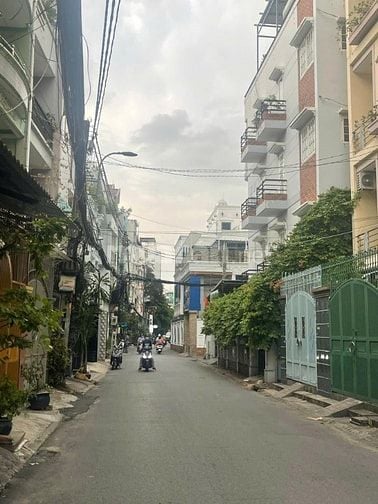 Cho thuê nhà mặt tiền Trần Minh Quyền P.10, Q.10 giá 15tr