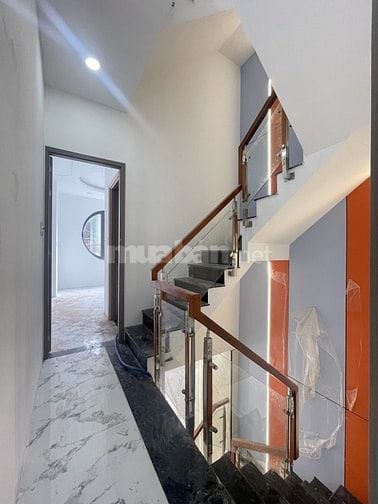 Nhà Mới Như Hình khu Yên Tĩnh Thạch Lam 