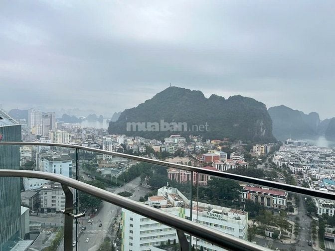 Căn hộ 5⭐ ngay trung tâm Bãi Cháy – nhìn thẳng ra vịnh Hạ Long!