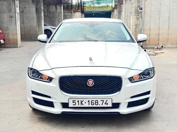 Jaguar XE 2.0T sx 2015 nhập anh quốc