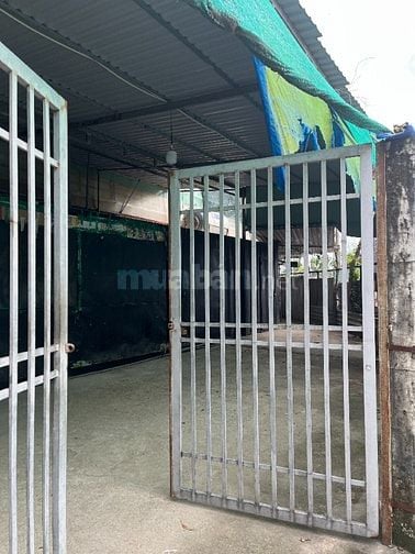Cho thuê kho mặt đường nhựa 8m , P Bình Trưng Đông , 1pn / 1WC 