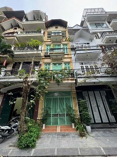 văn phòng tầng 1 ô tô đỗ cửa khép kín 50m2 khu Đầm trấu