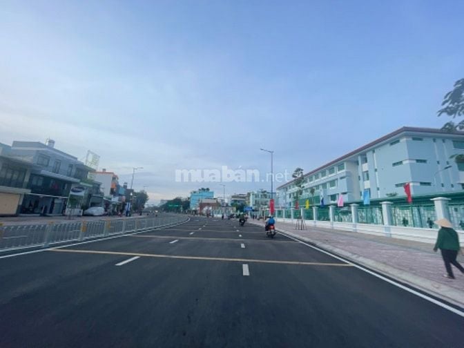 NhàvMTKD đường Tên Lửa dt 82m2 nhà 2 tấm giá 15.3 tỷ TL