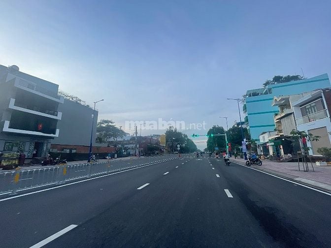 NhàvMTKD đường Tên Lửa dt 82m2 nhà 2 tấm giá 15.3 tỷ TL