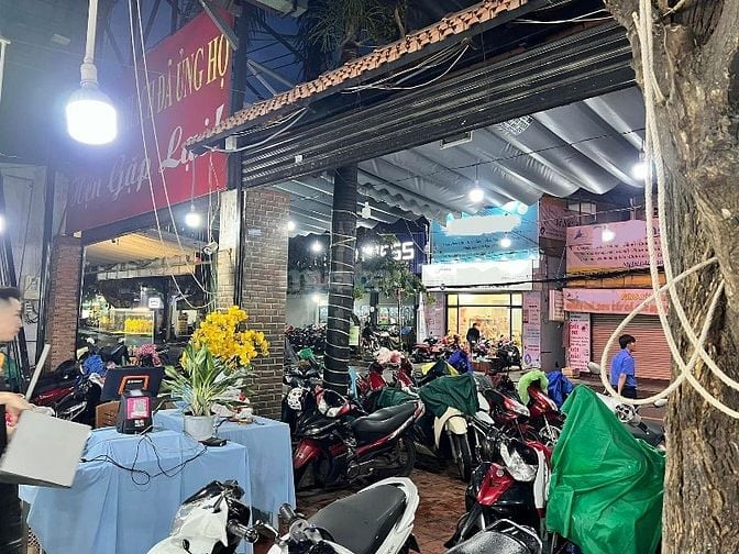 Sang nhượng quán buffet Quận 12 thuê 36,5tr- doanh thu 400-500tr/tháng