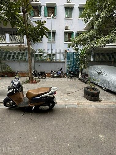 văn phòng tầng 1 ô tô đỗ cửa khép kín 50m2 khu Đầm trấu