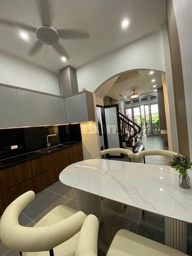 Bán nhà HOÀNG HOA THÁM ngõ to rộng DT:46m/4tang/mt3,5m