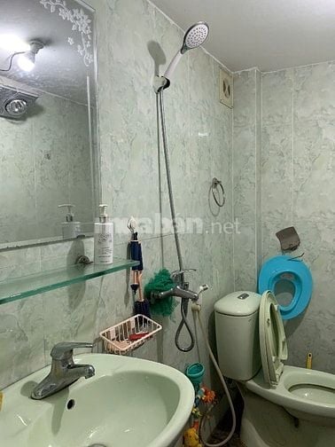Phòng 2,2tr nóng lạnh điều hoà-135 trần hoà vào ở ngay