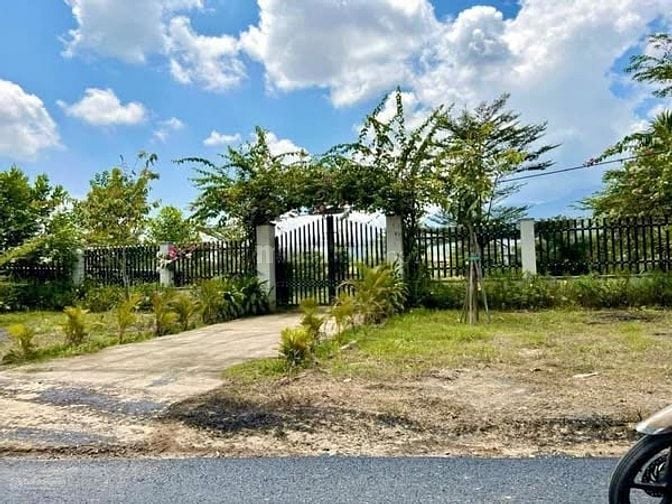 BÁN GẤP VƯỜN 3.800M² GẦN TP. LONG KHÁNH ĐÃ CÓ NHÀ & THỔ CƯ CHỈ 1,9 TR