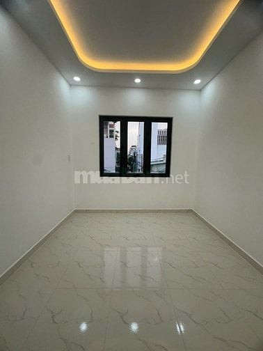 chủ nhờ bán căn nhà Ao đôi, DT 40m2/ 2ty 780,SHR,hẻm oto, 1 trệt 1 lầu