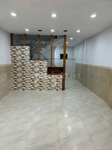 Cần bán gấp căn nhà cách chợ Hưng Long 5km