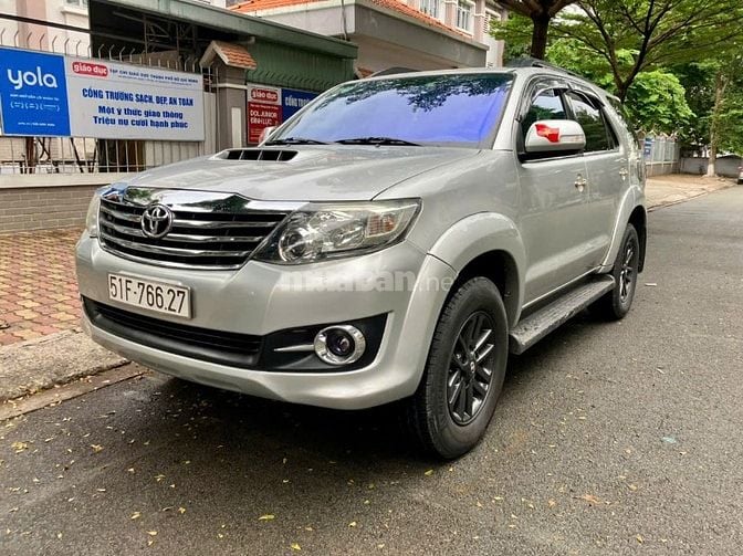 Gia đình bán xe Toyota Fortuner máy diesel SX 2016