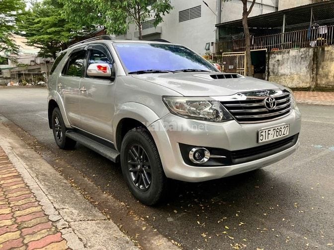 Gia đình bán xe Toyota Fortuner máy diesel SX 2016