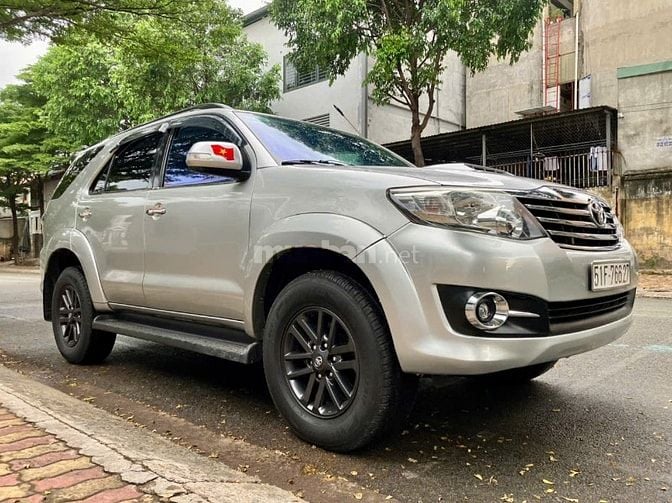 Gia đình bán xe Toyota Fortuner máy diesel SX 2016