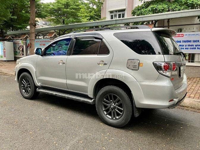 Gia đình bán xe Toyota Fortuner máy diesel SX 2016