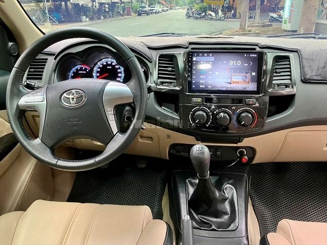 Gia đình bán xe Toyota Fortuner máy diesel SX 2016