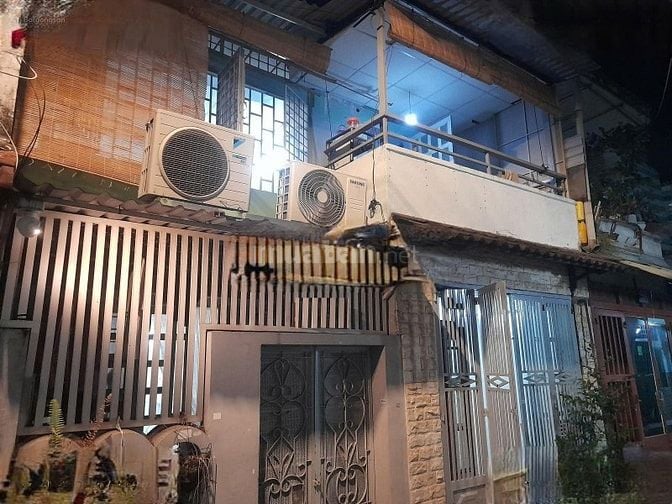 Cho thuê nhà hẻm 3m(BG) Lạc Long Quân, P.10, Q.Tân Bình giá 8.5tr