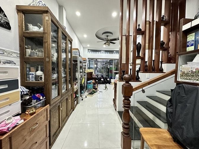 Cần bán nhà hẻm ô tô con Lê Vă Sỹ giá tốt 8,3ty (TL) 
