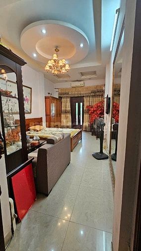 Cho thuê nhà nguyên căn mặt phố Vũ Tông Phan, Hà Nội