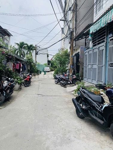 Nhà gần chung cư Hoàng Anh Gold House, DT 32m2