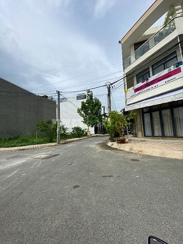 Bán đất thổ cư  Long hậu giáp nhà bè