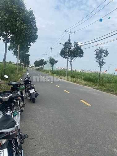 Bán đất thổ cư  Long hậu giáp nhà bè