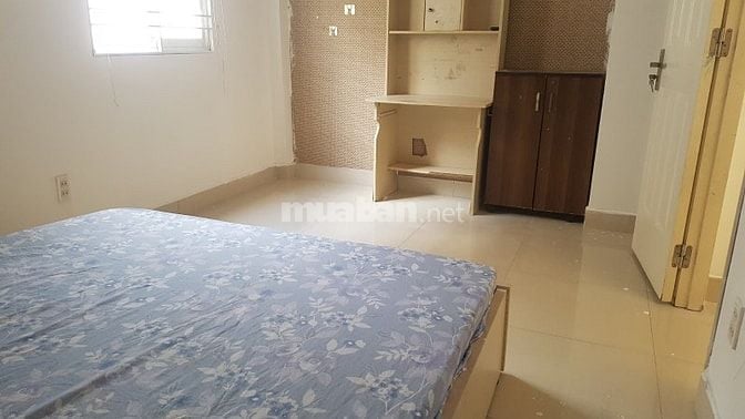 1PN (4,5x3m) + 1 Toilet; cửa sổ thông thoáng 