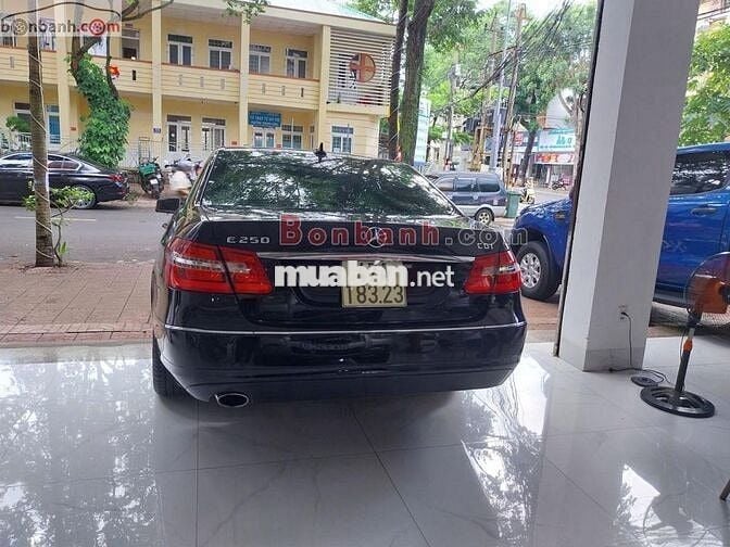 Mercedes Benz E class E250 2010 - 300 Triệu