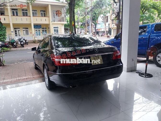 Mercedes Benz E class E250 2010 - 300 Triệu