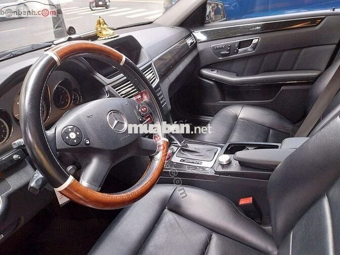 Mercedes Benz E class E250 2010 - 300 Triệu
