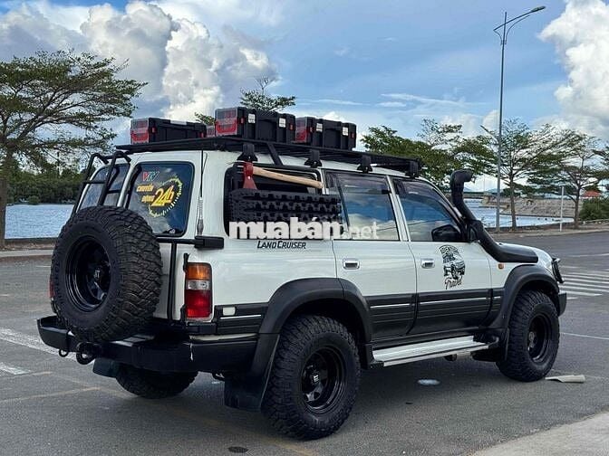 Toyota Land Cruiser 1997 4.5 MT - 300000 km