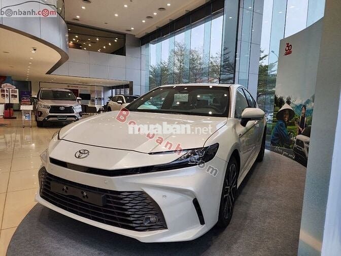 Toyota Camry 2.5 Hybrid HEV TOP 2025