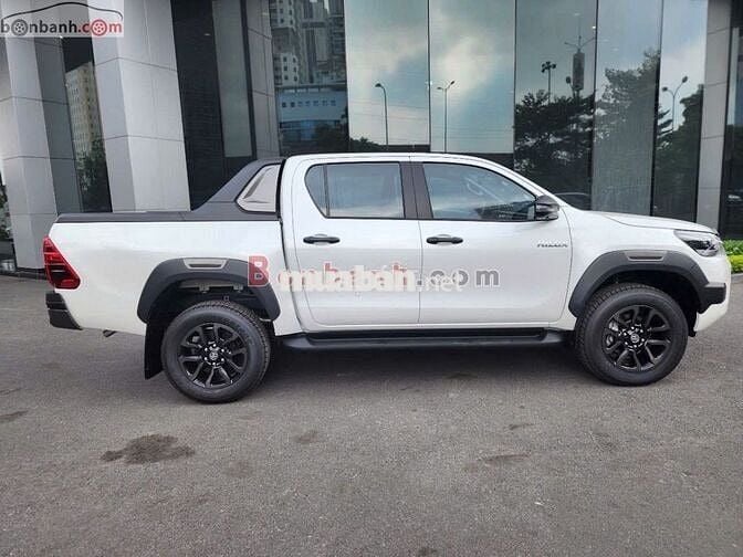Toyota Hilux Adventure 2025