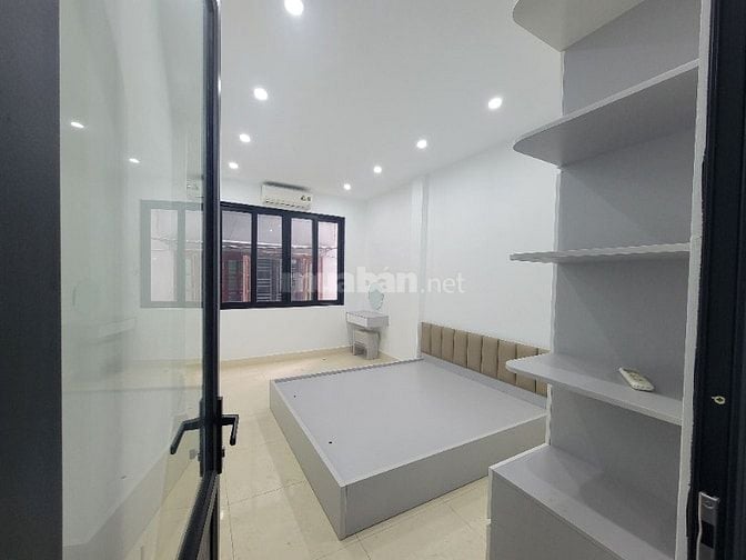 Cho thuê nhà nguyên căn ngách 28/40 Điện Biên Phủ