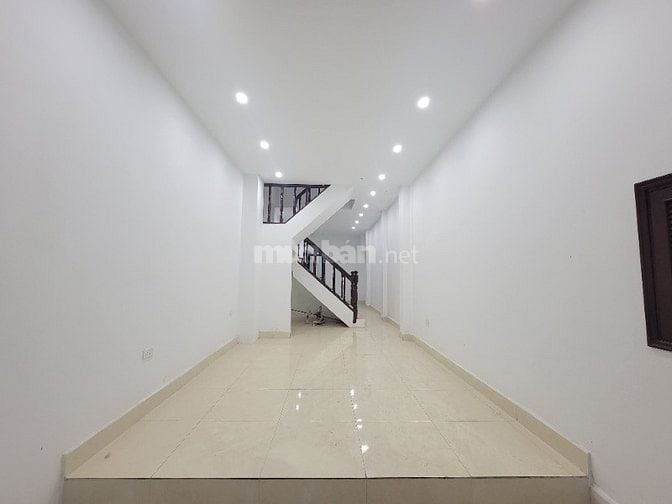 Cho thuê nhà nguyên căn ngách 28/40 Điện Biên Phủ