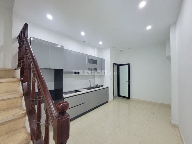 Cho thuê nhà nguyên căn ngách 28/40 Điện Biên Phủ