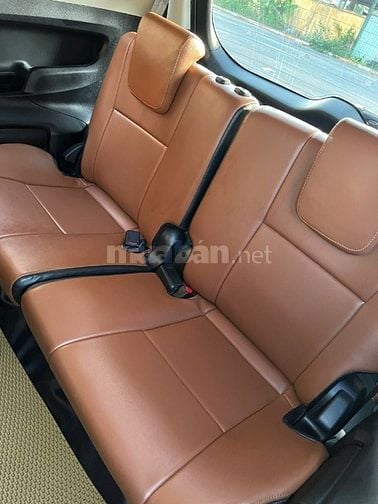 Tôi cần bán xe Toyota Innova số sàn sản xuất 2017.
