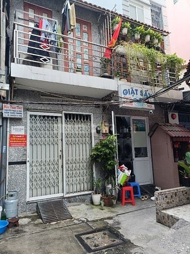 Cần bán 2 căn nhà ngay trung tâm quận 1 