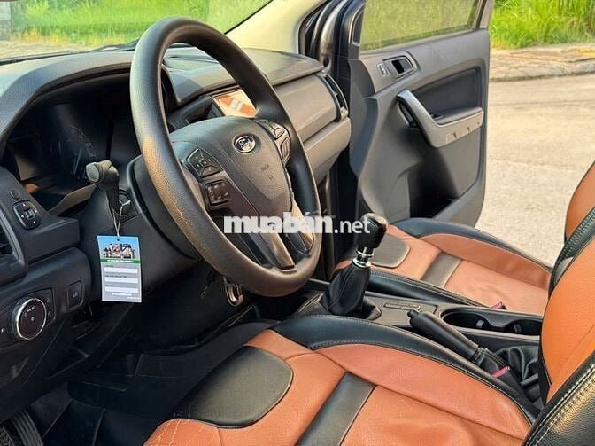 Bán xe Ford Ranger 2019 XLS 2.2L 4x2 MT màu vàng