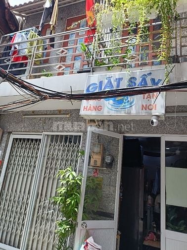 Cần bán 2 căn nhà ngay trung tâm quận 1 