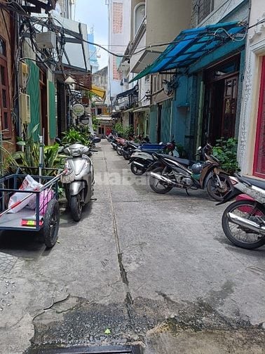 Cần bán 2 căn nhà ngay trung tâm quận 1 