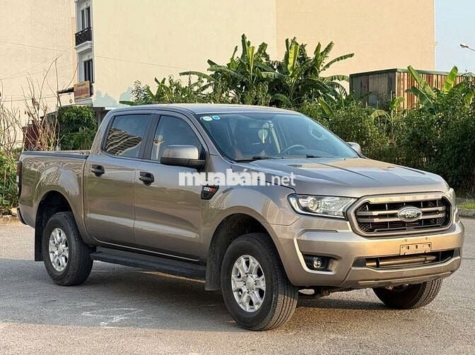 Bán xe Ford Ranger 2019 XLS 2.2L 4x2 MT màu vàng