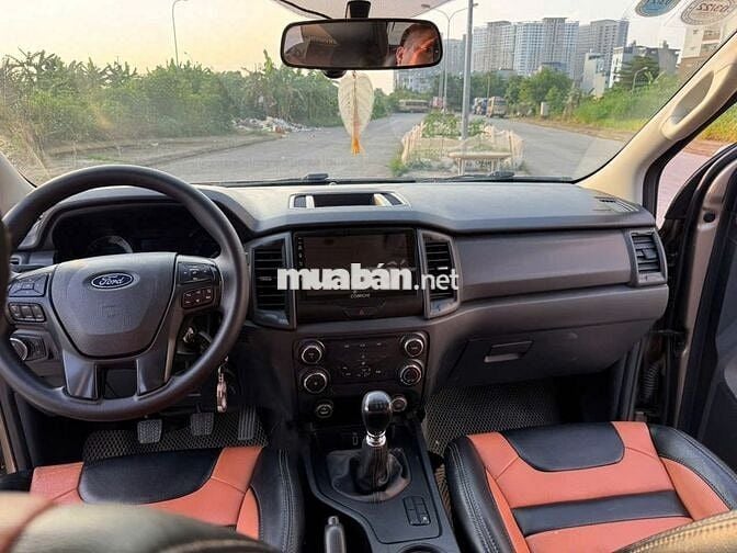 Bán xe Ford Ranger 2019 XLS 2.2L 4x2 MT màu vàng