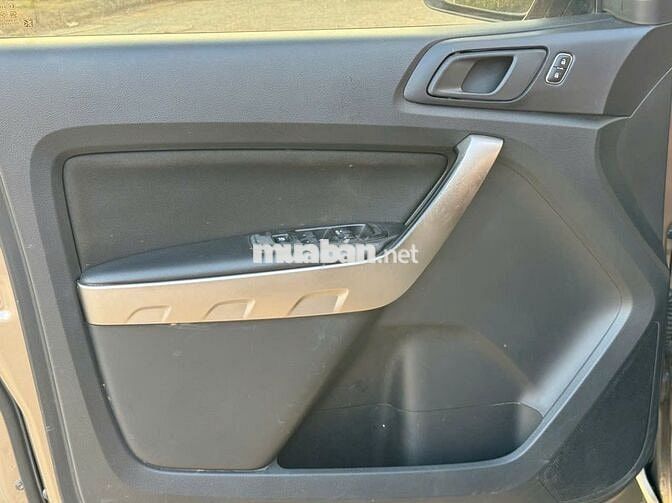 Bán xe Ford Ranger 2019 XLS 2.2L 4x2 MT màu vàng